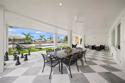 Exterior - 525 68th St, Holmes Beach, FL 34217 photo 5 of 7