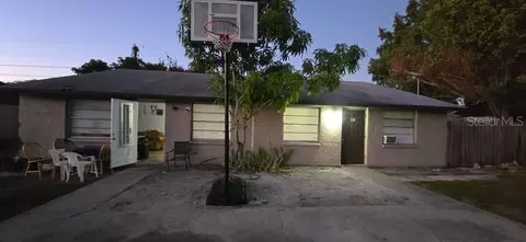 915 58th Avenue Dr E, Bradenton, FL 34203