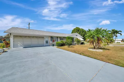 1238 Valley Forge Blvd, Sun City Center, FL 33573