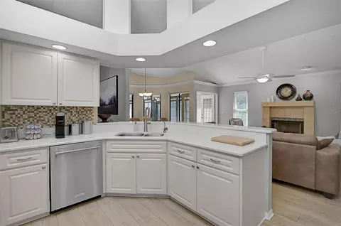 Kitchen - 4312 Pro Am Ave E, Bradenton, FL 34203 photo 2 of 4