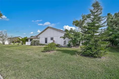Exterior - 4312 Pro Am Ave E, Bradenton, FL 34203 photo 8 of 8