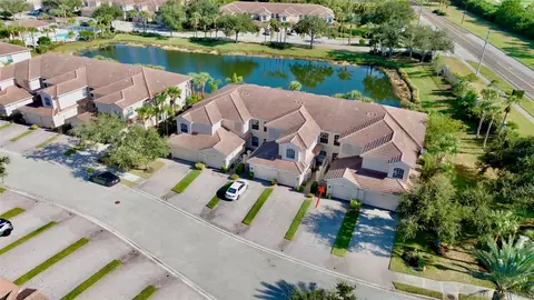 4463 Cinnamon Dr #2502, Sarasota, FL 34238