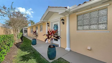 5770 Ivrea Dr, Sarasota, FL 34238