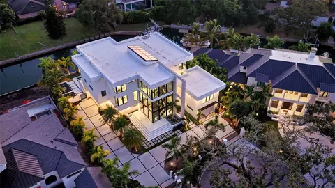 1610 N Lodge Dr, Sarasota, FL 34239