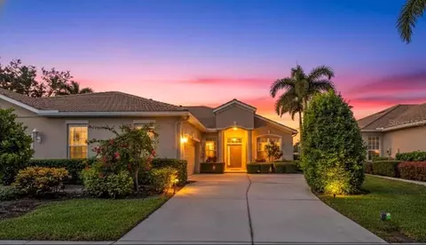 8151 Victoria Falls Cir, Sarasota, FL 34243