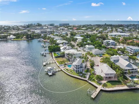 527 56th St, Holmes Beach, FL 34217