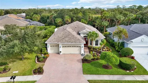 7621 Charleston St, University Park, FL 34201