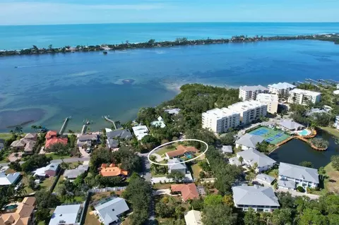 315 Bayshore Dr, Osprey, FL 34229