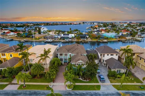 1215 Acappella Ln, Apollo Beach, FL 33572