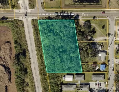 2100 Dr Martin Luther King Jr Way, Sarasota, FL 34234