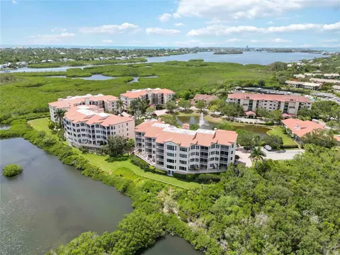 5450 Eagles Point Cir #405, Sarasota, FL 34231
