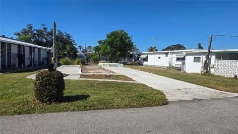 43 Hatchett Creek Rd, Venice, FL 34285