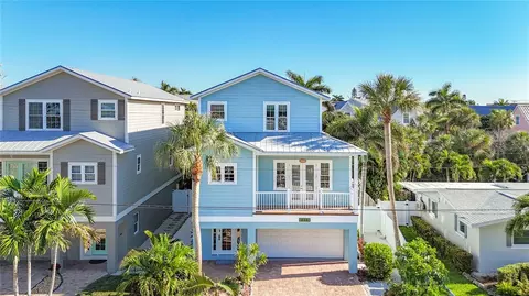 215 64th St, Holmes Beach, FL 34217