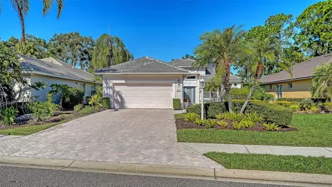 6417 Addington Pl, University Park, FL 34201
