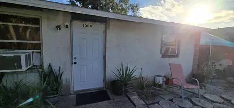 1004 58th Avenue Dr E, Bradenton, FL 34203