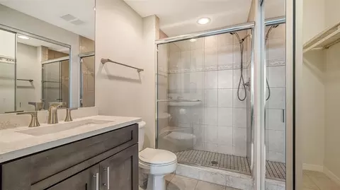 Bath - 401 N Point Rd #603, Osprey, FL 34229 photo 5 of 5