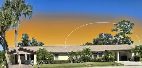 3721 Collins St #812, Sarasota, FL 34232