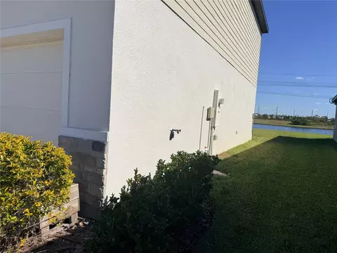 Exterior - 10062 Daybreak Gln, Parrish, FL 34219 photo 6 of 8