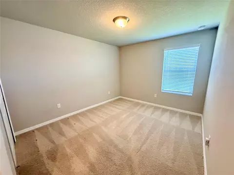 Bedroom - 10062 Daybreak Gln, Parrish, FL 34219 photo 3 of 6