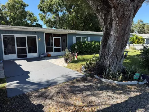 1020 36th St W, Bradenton, FL 34205