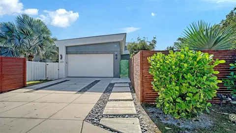 2254 Hawthorne St, Sarasota, FL 34239