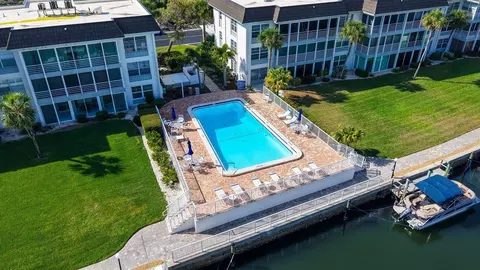 Exterior - 4350 Chatham Dr UNIT E-208, Longboat Key, FL 34228 photo 9 of 24
