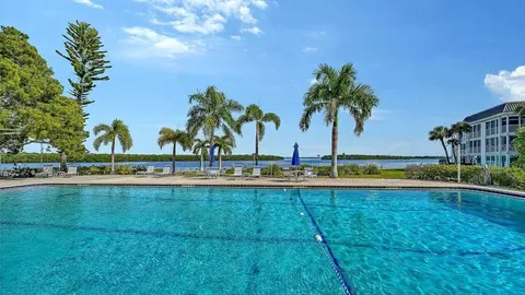 Exterior - 4350 Chatham Dr UNIT E-208, Longboat Key, FL 34228 photo 13 of 24