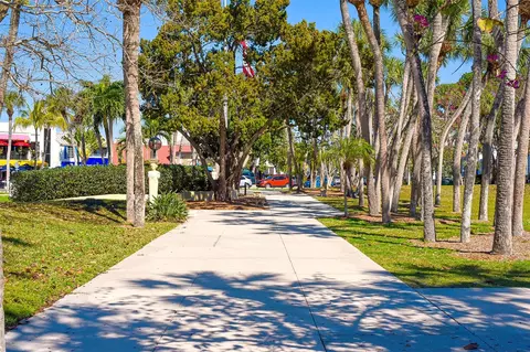 Exterior - 4350 Chatham Dr UNIT E-208, Longboat Key, FL 34228 photo 20 of 24