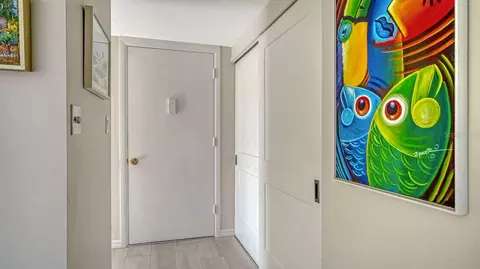 Entry Way - 4350 Chatham Dr UNIT E-208, Longboat Key, FL 34228 photo 2 of 3