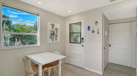 Entry Way - 4350 Chatham Dr UNIT E-208, Longboat Key, FL 34228 photo 3 of 3