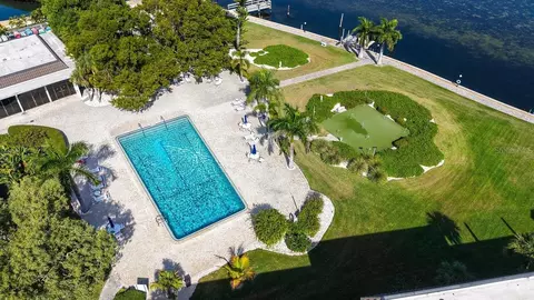 Exterior - 4350 Chatham Dr UNIT E-208, Longboat Key, FL 34228 photo 10 of 24