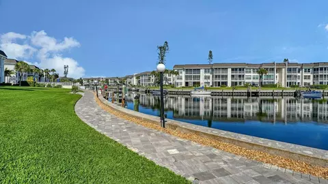 View/Area - 4350 Chatham Dr UNIT E-208, Longboat Key, FL 34228 photo 16 of 18