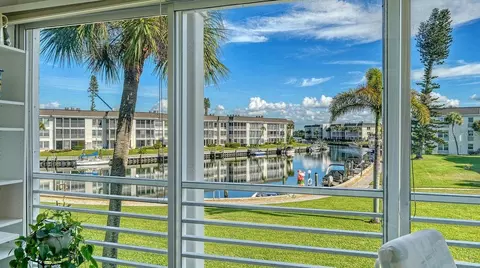 View/Area - 4350 Chatham Dr UNIT E-208, Longboat Key, FL 34228 photo 3 of 18