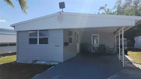 1707 28th Avenue Dr W, Bradenton, FL 34205