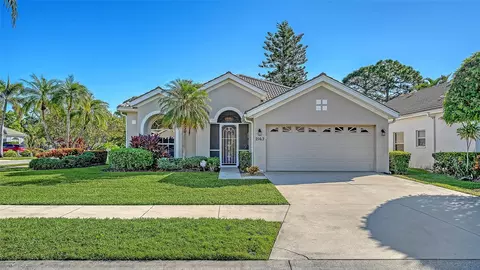 2162 Wasatch Dr, Sarasota, FL 34235