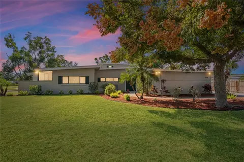 6916 Waverly St, Sarasota, FL 34243