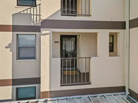 2395 Harbor Blvd #212, Port Charlotte, FL 33952
