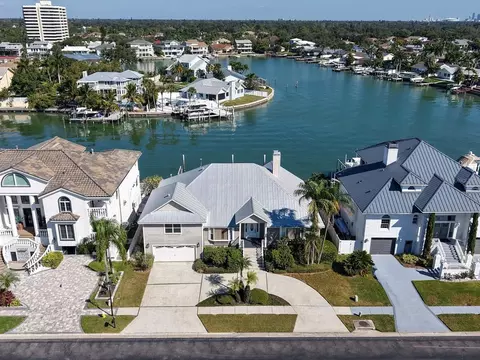 5947 Bayview Cir S, Gulfport, FL 33707