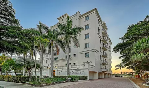 166 Golden Gate Pt #22, Sarasota, FL 34236