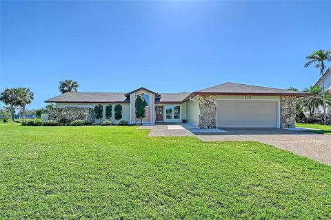 3704 Prairie Dunes Dr, Sarasota, FL 34238