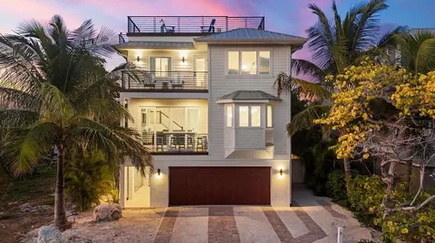 108 11th St S, Bradenton Beach, FL 34217