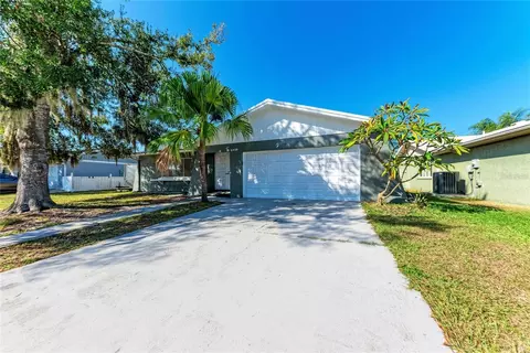 6439 Friendship Dr, Sarasota, FL 34241
