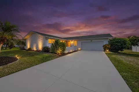 168 Caddy Rd, Rotonda West, FL 33947