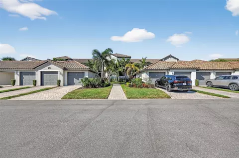 5720 Palmer Cir #102, Bradenton, FL 34211