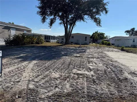 420 49th St E #85, Palmetto, FL 34221