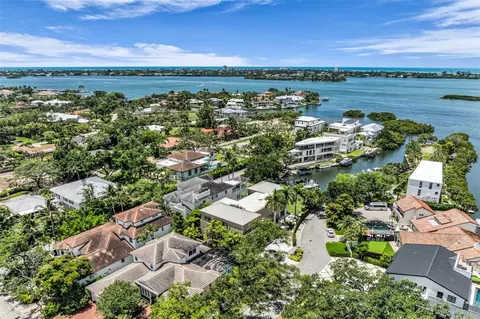 1404 Kenilworth St, Sarasota, FL 34231