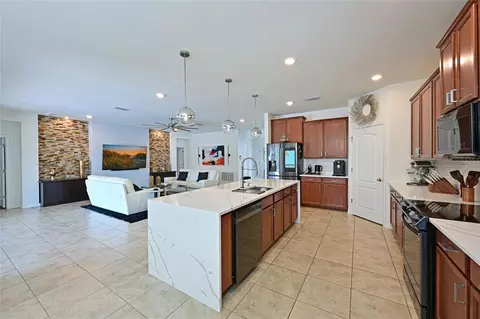 Kitchen - 2811 130th Ave E, Parrish, FL 34219 photo 2 of 5