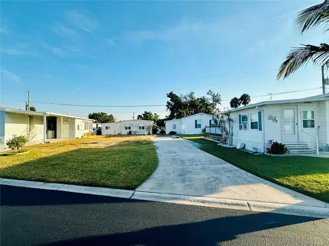522 Centre St, Palmetto, FL 34221