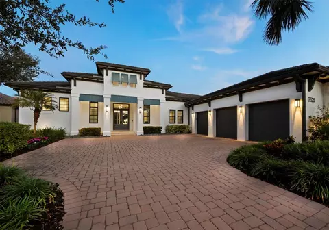 3525 Founders Club Dr, Sarasota, FL 34240