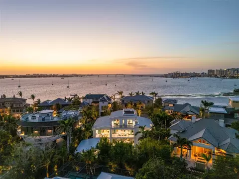 1365 Harbor Dr, Sarasota, FL 34239